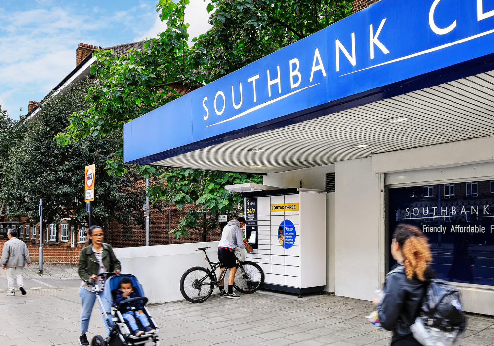 Inpost hits 2000 automated parcel machines in the UK - New Digital Age